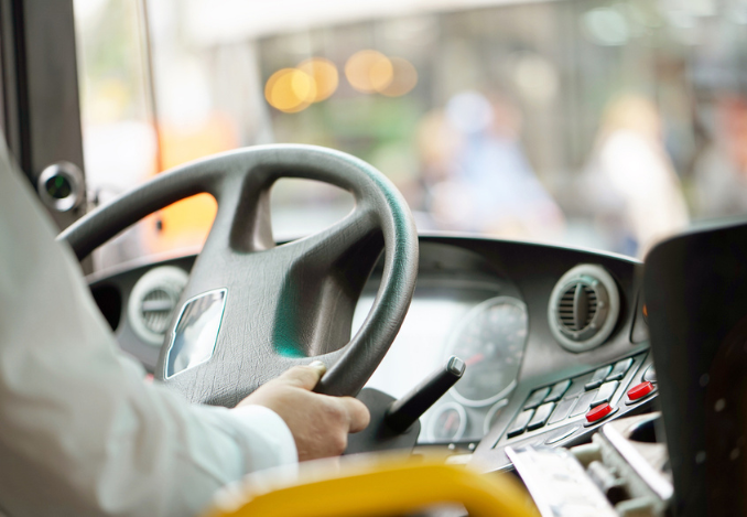 Vue du poste de conduite du conducteur de bus