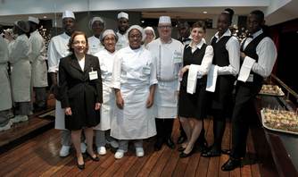 Les stagiaires en restauration assurent le service des victoires de la formation professionnelle