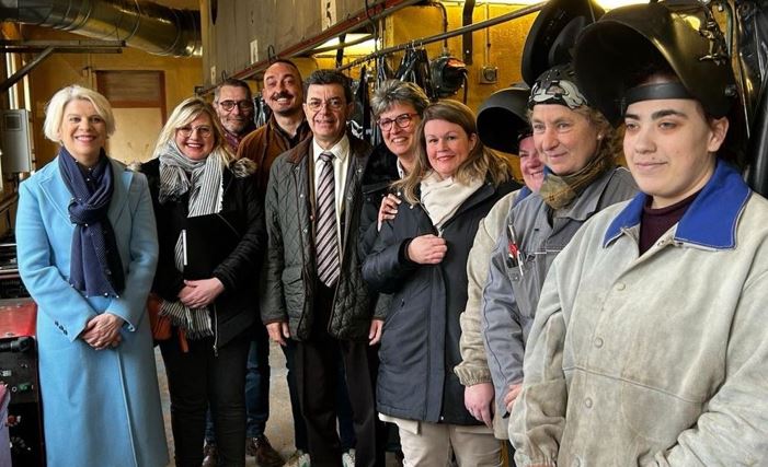 Découverte de métiers dits masculins pour des demandeuses d'emploi du Cher